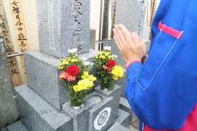 まずはご挨拶・合掌をします。 まずはご挨拶・合掌をします。